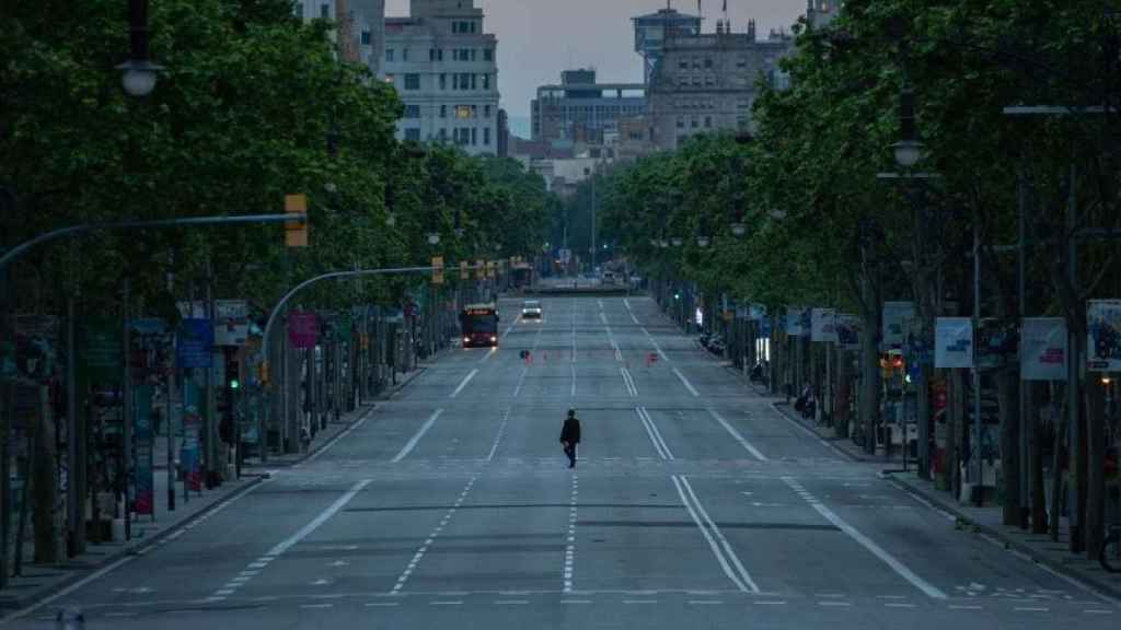 El paseo de Gràcia, vacío, durante el estado de alarma / EUROPA PRESS