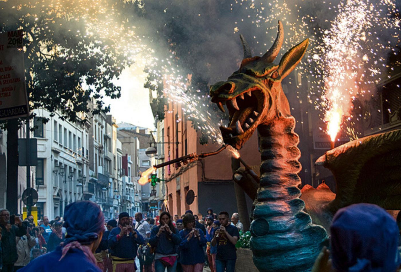 Las 'Festes de maig' de Badalona en una edición anterior / ARCHIVO