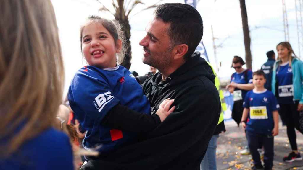 Jesús Merino con Abril en la cursa Mossos d’Esquadra-La lucha de Abril / CEDIDA