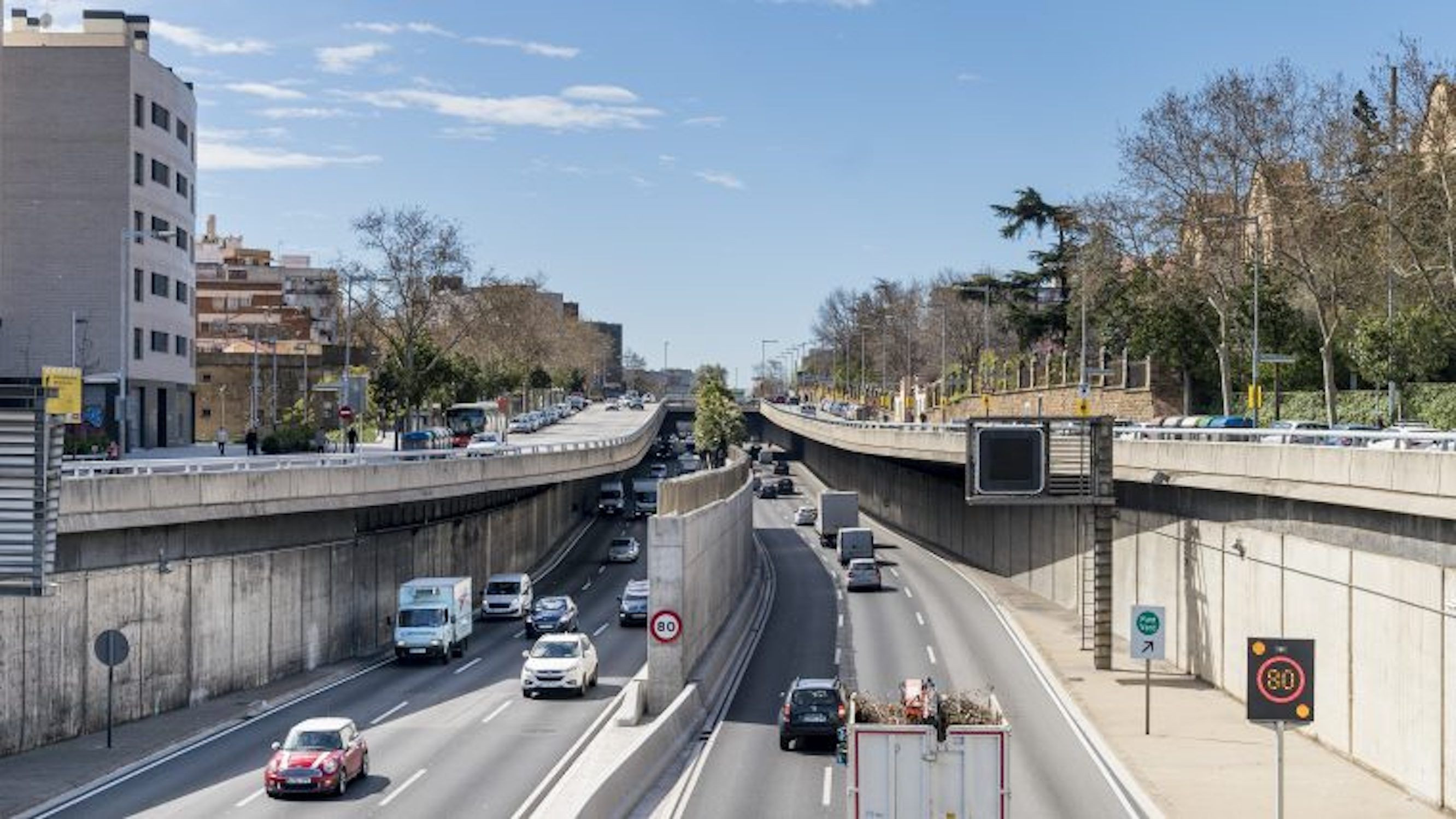 Tráfico en la ronda de Dalt de Barcelona / AYUNTAMIENTO DE BARCELONA