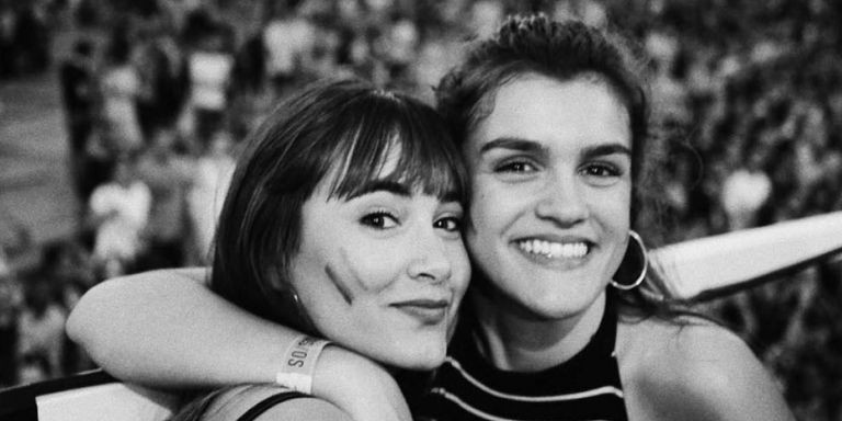 Aitana y Amaia posando juntas en un concierto / INSTAGRAM