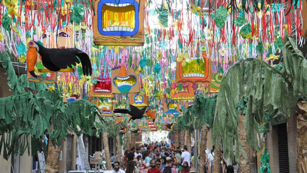 Decoración de las Fiestas de Gràcia en una edición anterior / MIKI