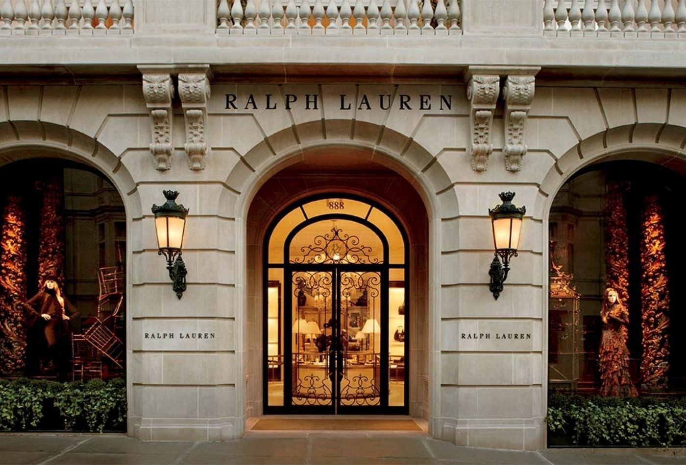 Entrada a un 'flagship' de Ralph Lauren / RALPH LAUREN