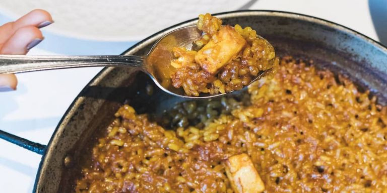 Arroz a banda con langosta del restaurante Elche / INSTAGRAM