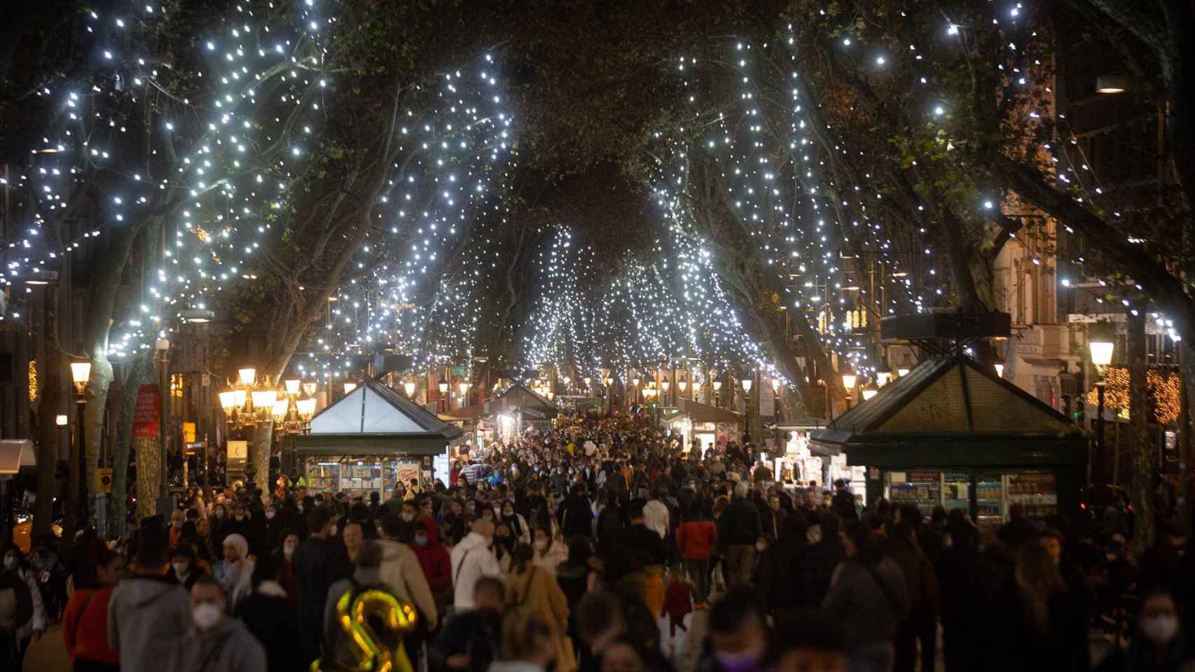 Luces de Navidad en Barcelona durante el pasado año / EUROPA PRESS