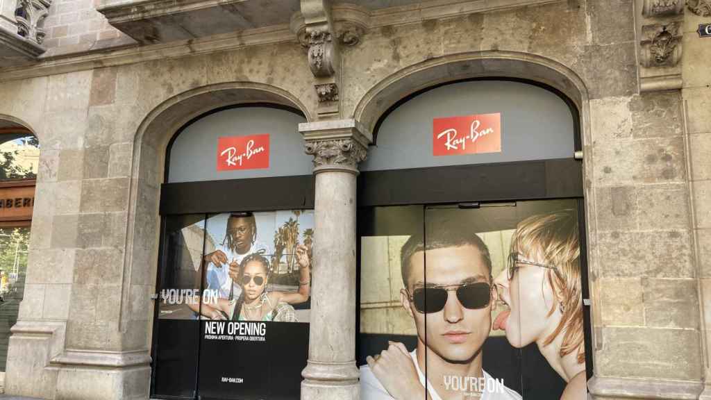 Establecimiento de Ray-Ban en Paseo de Gràcia / METRÓPOLI