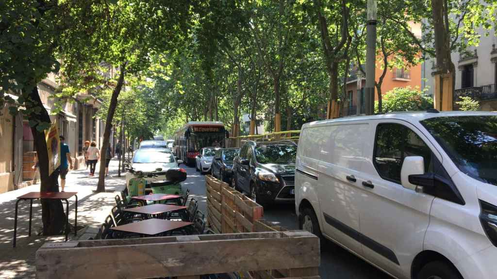 Colapso circulatorio en la Rambla de Fabra i Puig / METRÓPOLI - RP