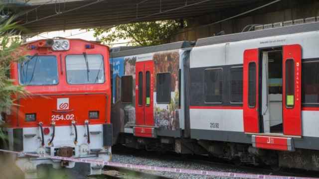 Los dos trenes afectados tras el choque en Sant Boi de Llobregat