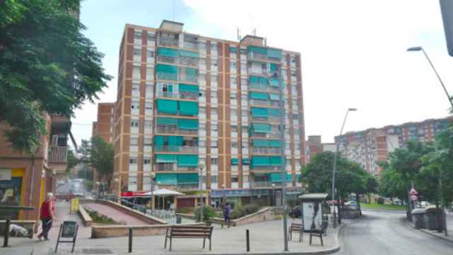 Bloque de pisos del barrio de Llefià de Badalona