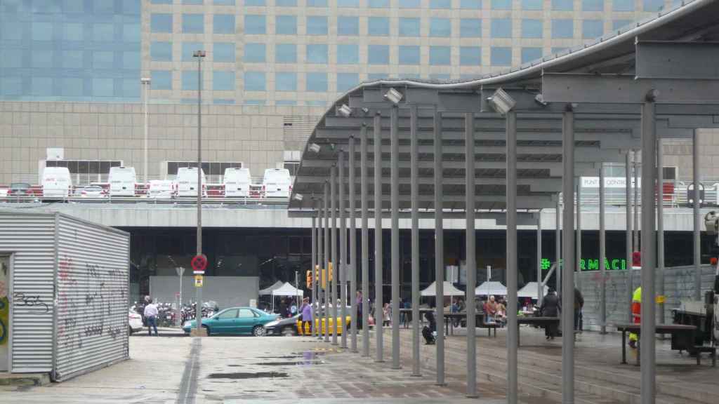 Plaza Països Catalans de Barcelona, en el distrito de Sants