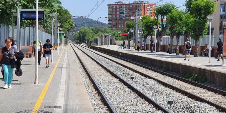 Estación de Cerdanyola del Valles / METRÓPOLI