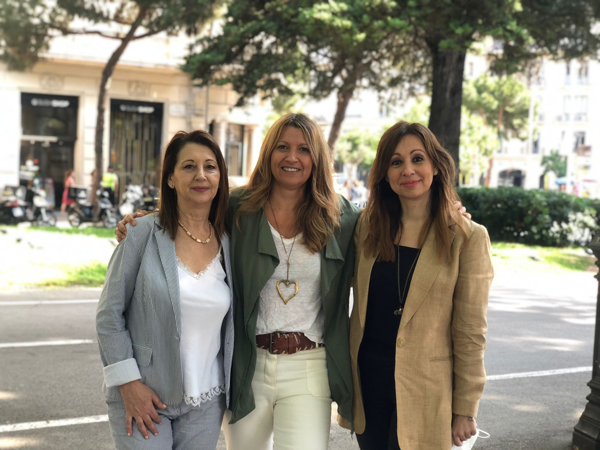 Eva Parera, en el centro, con María Eugenia Angulo (izquierda) y Marilén Barceló (derecha) / VALENTS