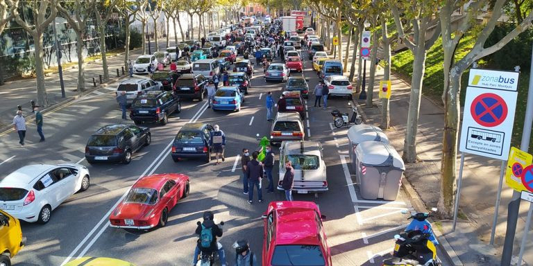 Protesta contra la Zona de Bajas Emisiones (ZBE) en Barcelona / TWITTER