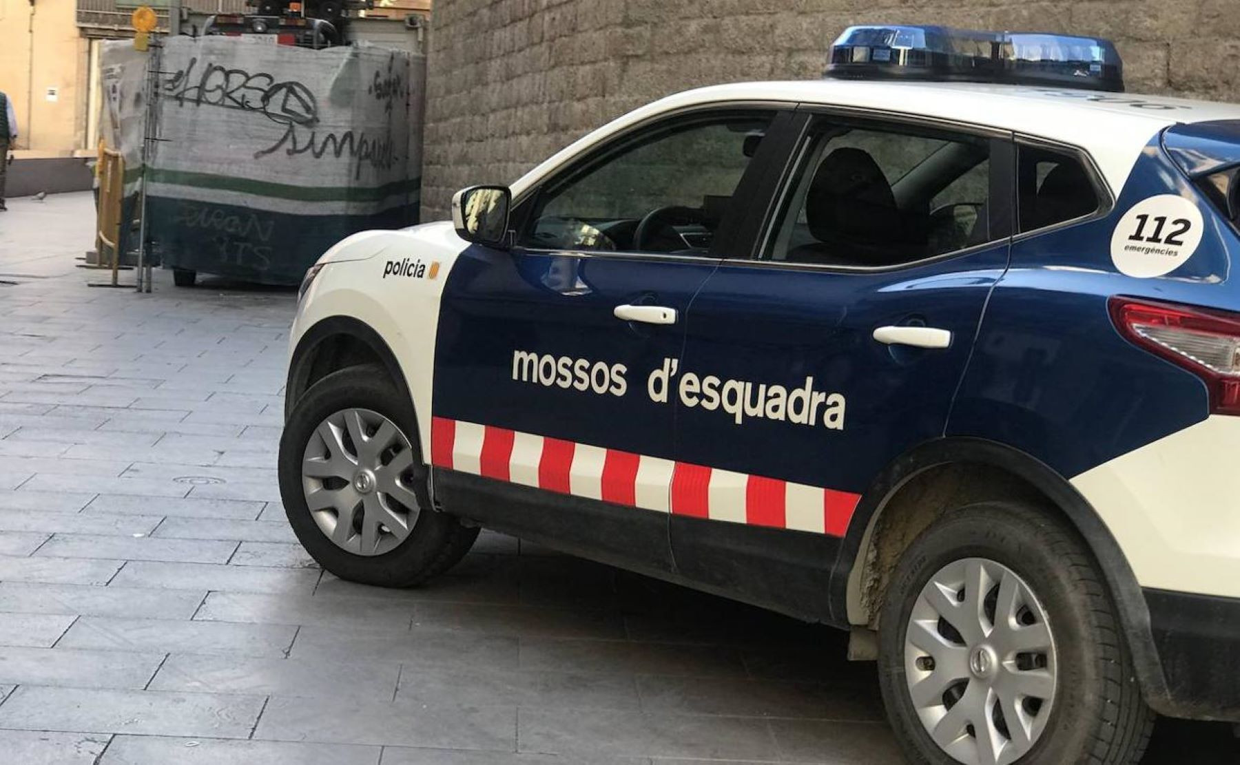 Coche de los Mossos d'Esquadra en una calle de Barcelona