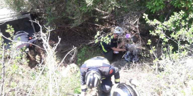 Línea de cuerda de los bomberos durante el rescate / BOMBERS DE BARCELONA