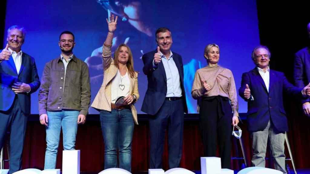 Eva Parera, líder de Valents, con Juan Arza en el lado derecho de la imagen / VALENTS