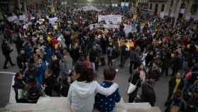 Manifestantes cortan Jardinets de Gràcia con Avenida Diagonal durante una protesta de profesores / EUROPA PRESS - David Zorrakino