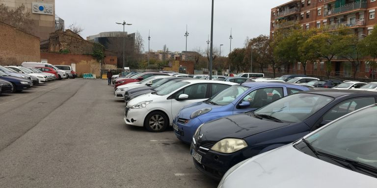 Coches en un estacionamiento de Porta / METRÓPOLI - RP