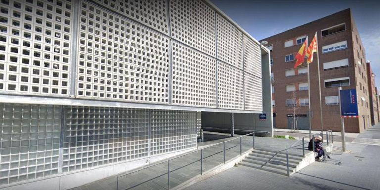 Comisaría de Mossos d'Esquadra en Sants, barrio donde se produjeron los abusos / CG