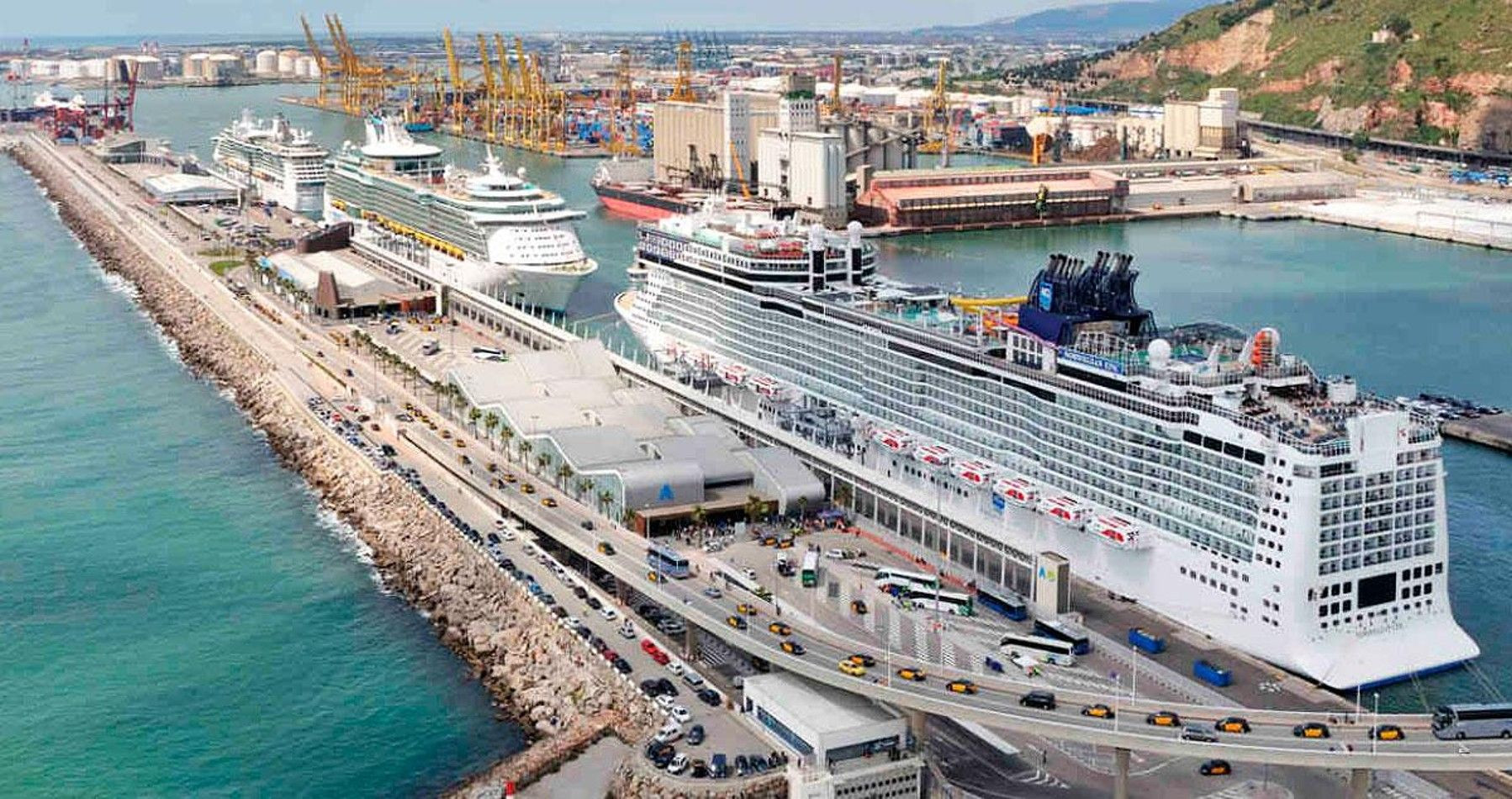 Cruceros en el Port de Barcelona / CG