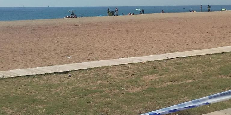 La playa del Litoral con gente, pese a la prohibición de acceder / FACEBOOK