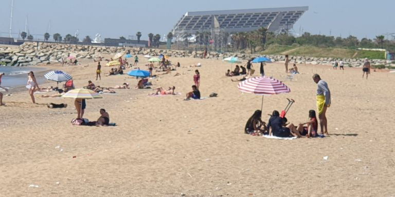 Playa llena a pesar de las restricciones / CEDIDA