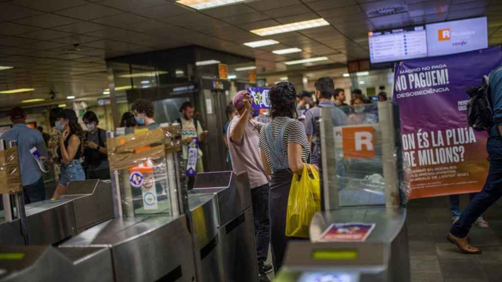 Protesta en la estación de Rodalies de plaza Catalunya / EUROPA PRESS