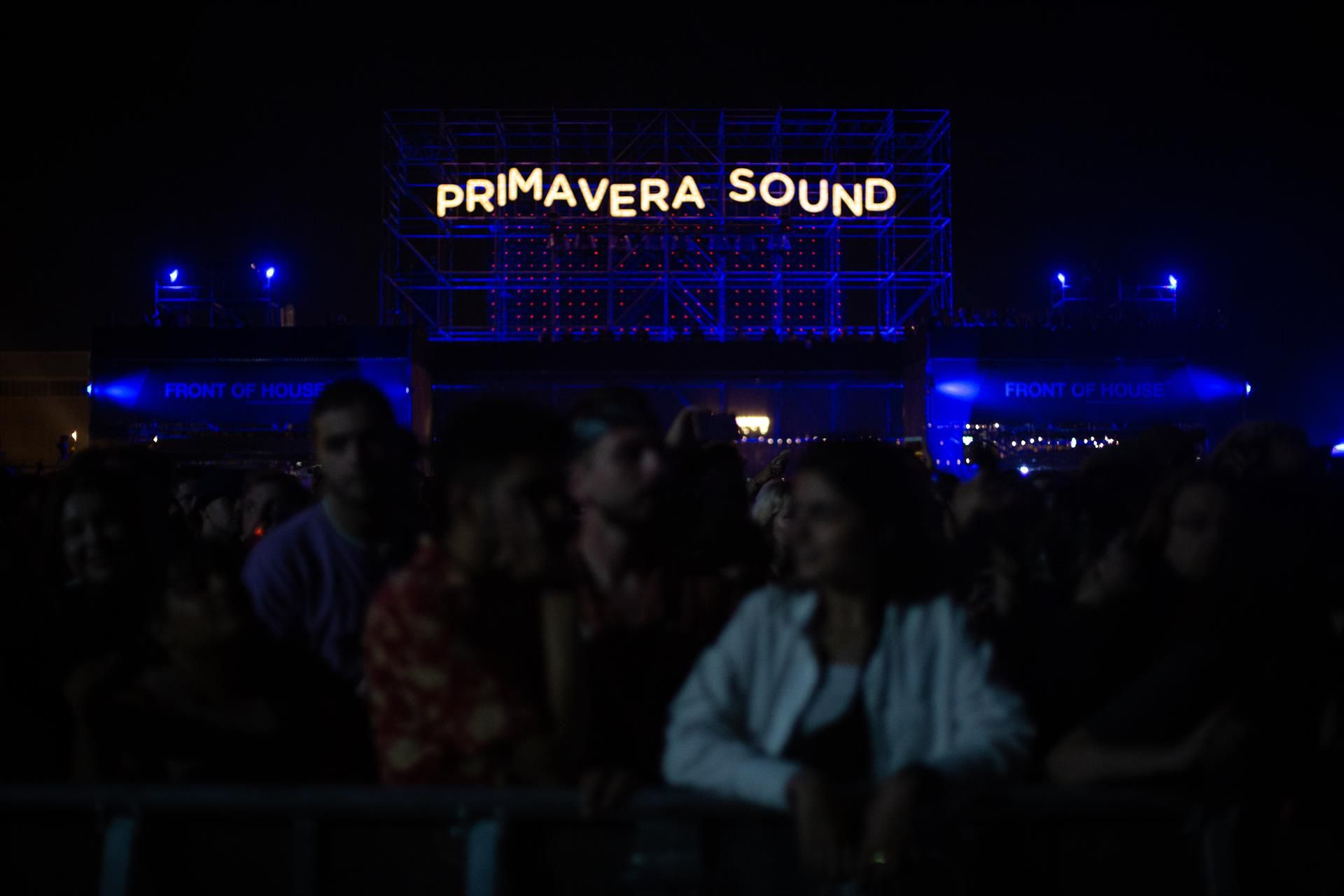 Asistentes en el Primavera Sound durante la primera noche del festival, donde hubo muchos problemas / EUROPA PRESS - David Zorrakino