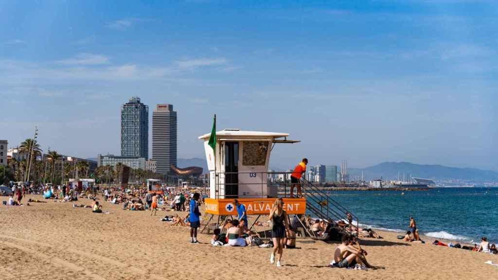 Panorámica de la playa de la Barceloneta / LUIS MIGUEL AÑÓN (MA)