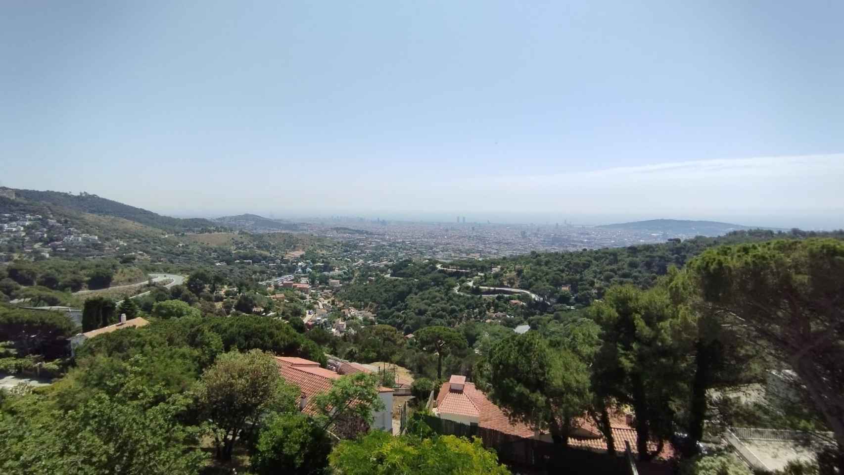 Panorámica de Barcelona desde Vallvidrera / METRÓPOLI