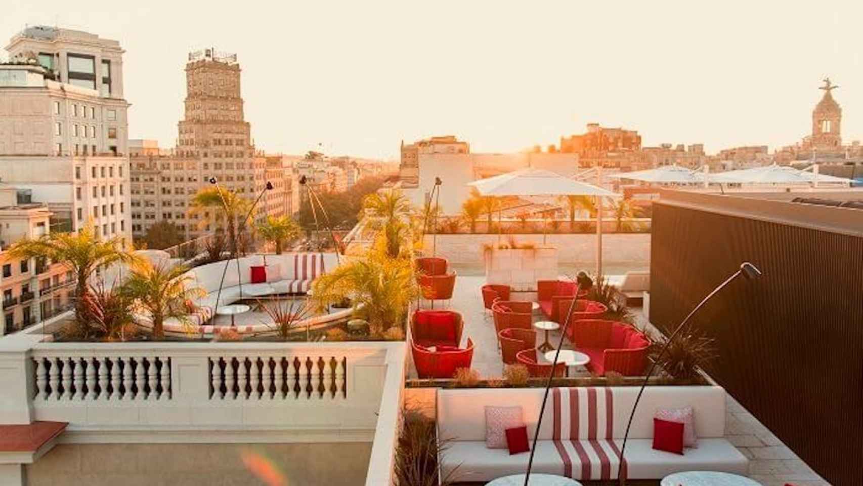 Imagen de archivo de un rooftop en Barcelona / MESQHOTELS