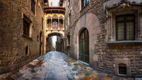 El puente del Bisbe, uno de los lugares más mágicos de Barcelona / ARCHIVO