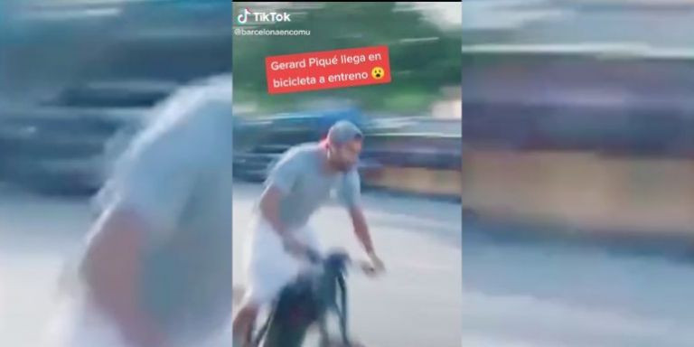 Vídeo de TikTok de los comunes en el que muestran a Gerard Piqué en bicicleta para defender sus políticas de movilidad / TIKTOK