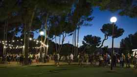 Asistentes de un concierto de 'Nits en viu' en el Poble Espanyol de Barcelona / POBLE ESPANYOL