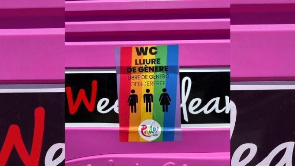 WC sin género en el Pride Barcelona / PRIDE
