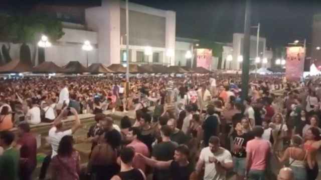 Riadas de gente en el Pride, en la avenida de Maria Cristina / CEDIDA