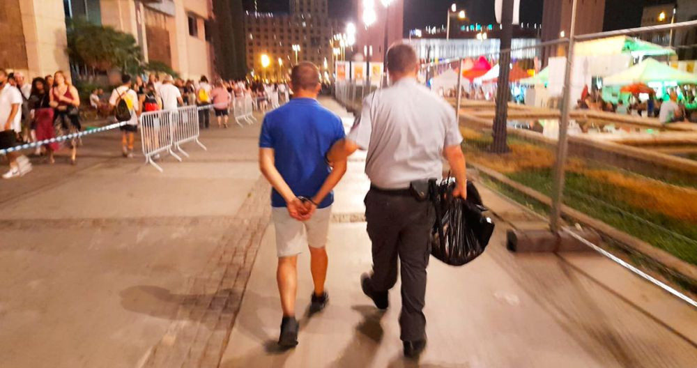 Un detenido por parte de seguridad privada en el Pride / CRÓNICA GLOBAL