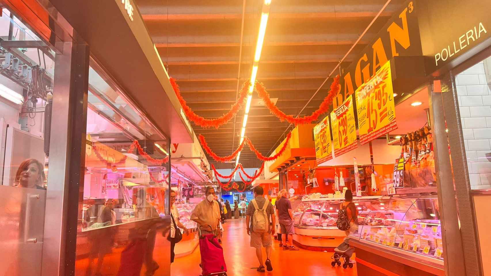 Interior del mercado de Fondo / ÁNGELA VÁZQUEZ