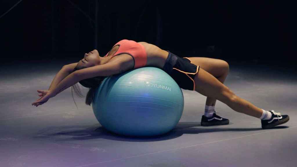 Estiramientos con pelota de yoga