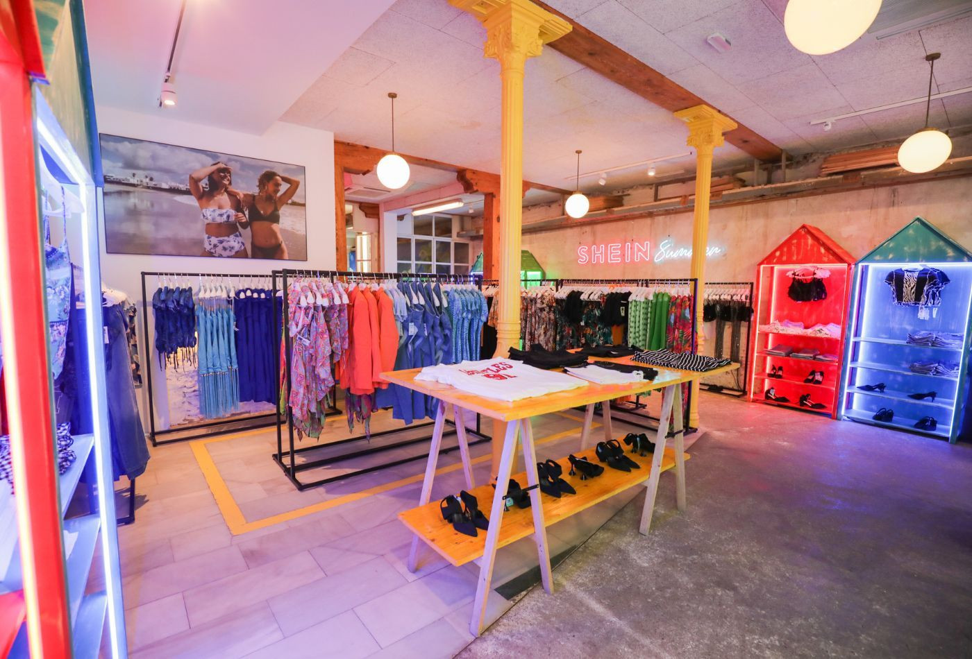 Interior de una 'pop-up store' de Shein, como la que abrirá en Barcelona / SHEIN