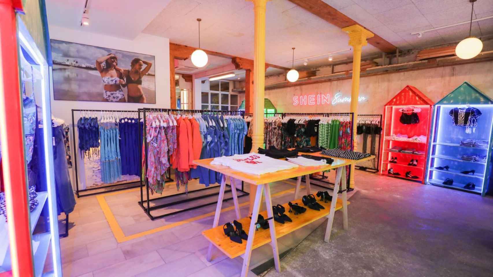 Interior de una 'pop-up store' de Shein, como la que abrirá en Barcelona / SHEIN