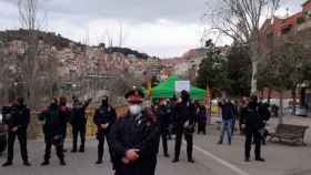 Los Mossos d'Esquadra blindan la zona de un acto de Vox en una imagen de archivo / @Endavant_Bcn