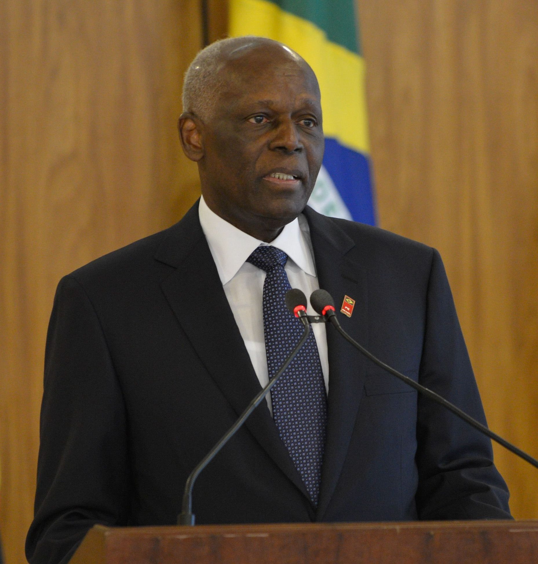 El expresidente de Angola Jose Eduardo Dos Santos, durante una rueda de prensa / WIKIPEDIA