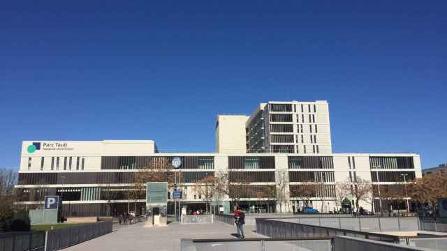 El Hospital Parc Taulí de Sabadell, donde ha ingresado la mujer de 61 años que ha tenido un accidente de patinete en Badia del Vallès / ARCHIVO