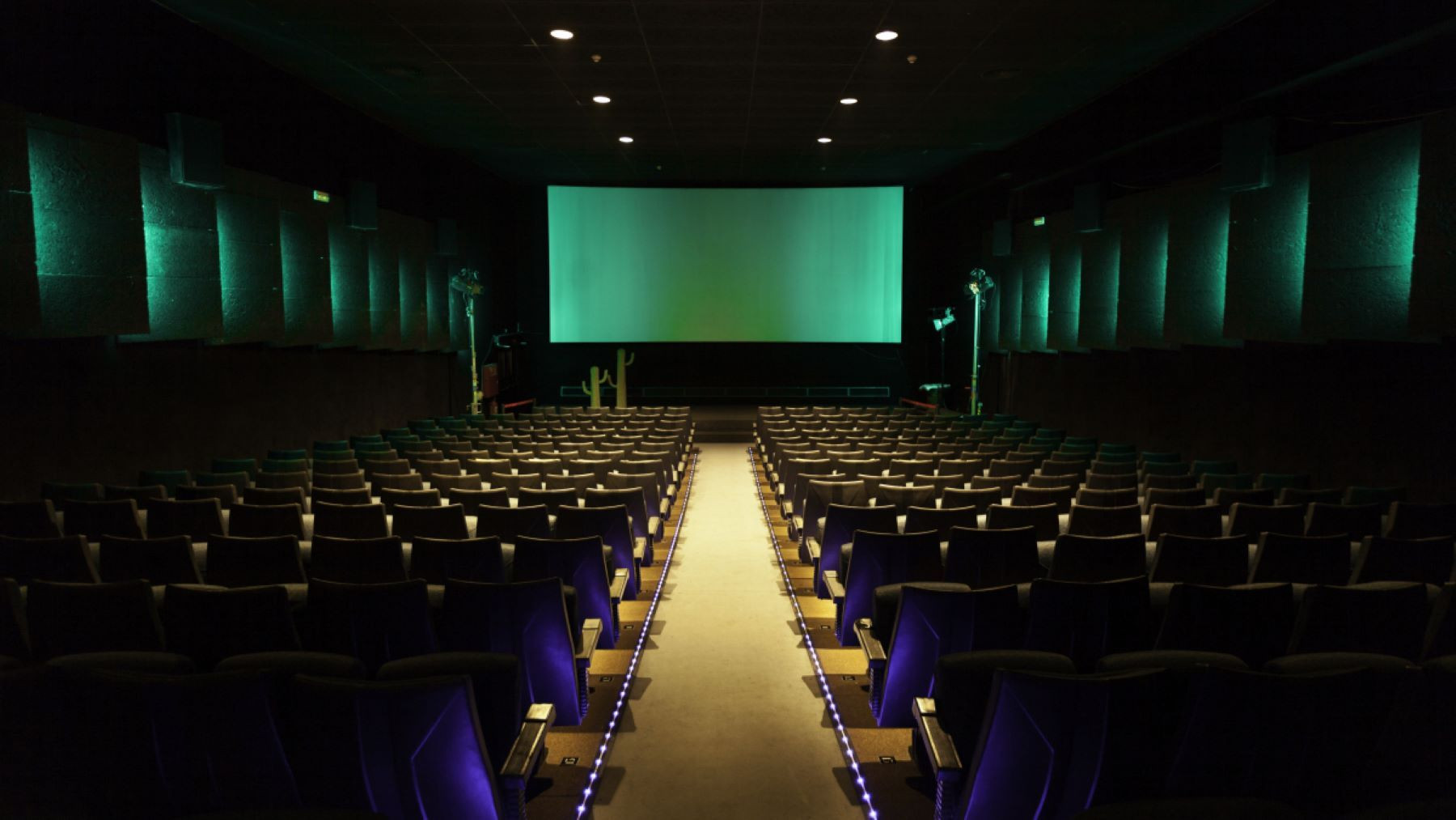 Interior de una sala de los Cines Girona de Barcelona / ARCHIVO