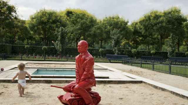 Escultura de Vladimir Putin realizada por James Colomina en Barcelona