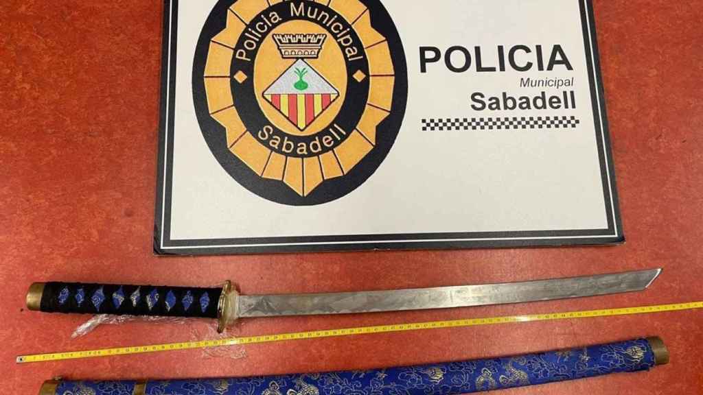 Una de las catanas decomisadas por la Policía Municipal de Sabadell / POLICÍA MUNICIPAL DE SABADELL