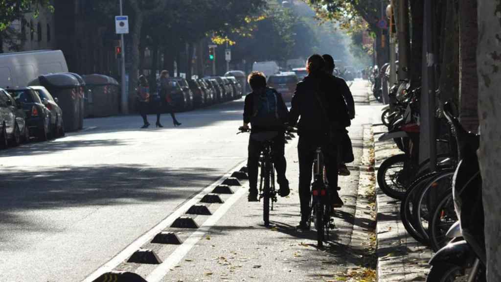 Ciclistas en Barcelona / AJ BCN