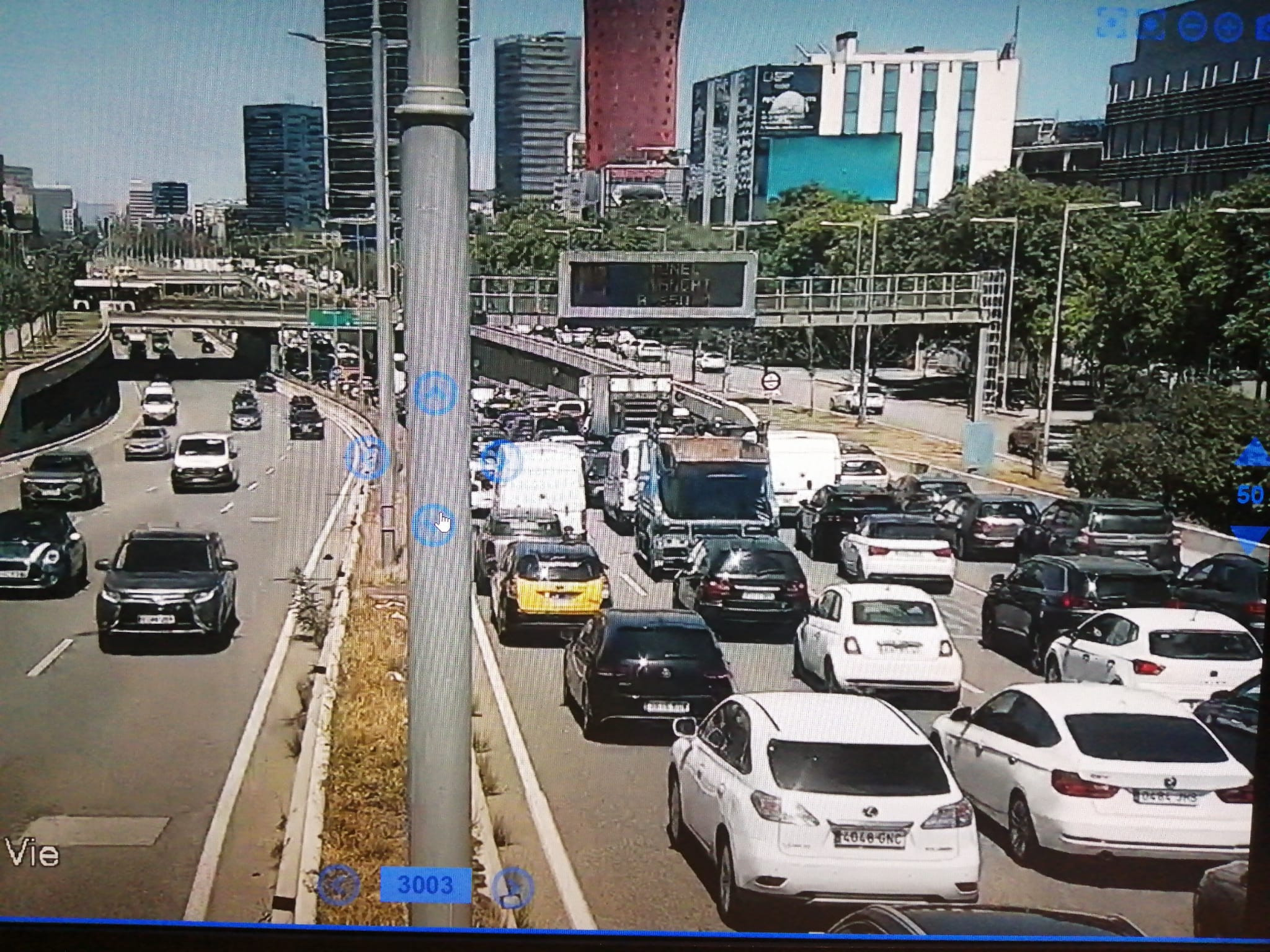 Retenciones para acceder a Barcelona en la Gran Via / TRÀNSIT