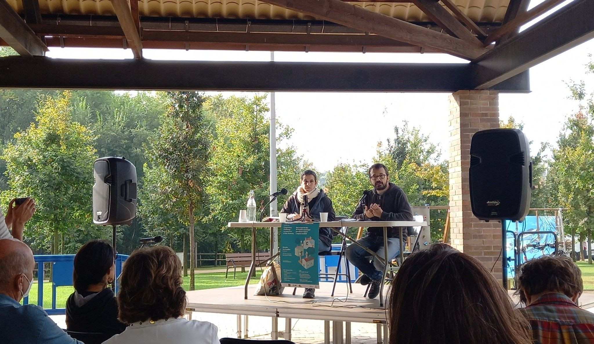 Glòria Rubio y David Guàrdia, representantes de cooperativas incluidas en la Federación de Cooperativas de Vivienda de Cataluña / HABICOOP